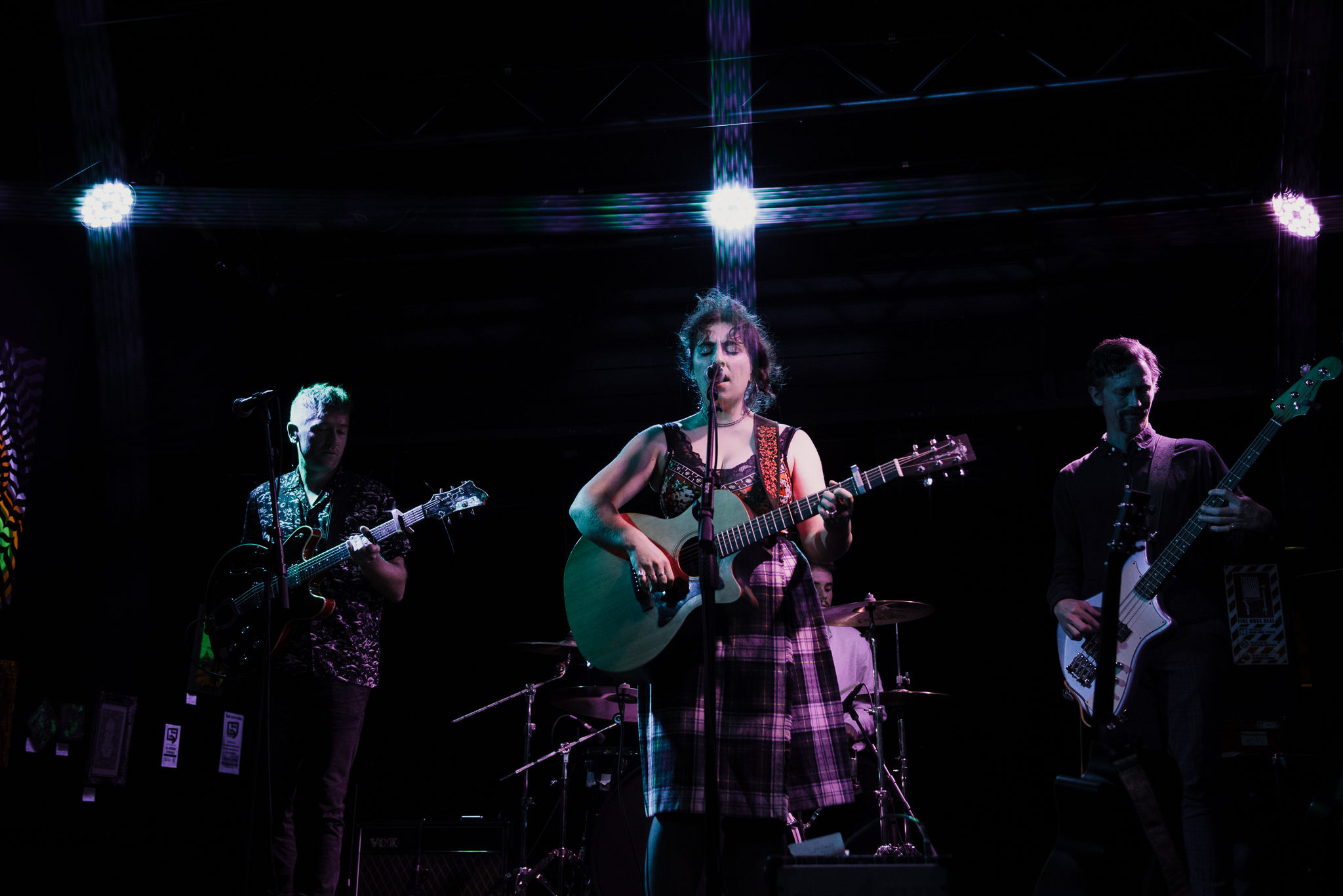 Rosina & The Weavers performing live